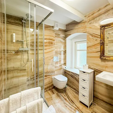 Le Theatre Apartmán