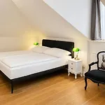Boutique Le Theatre Apartment Marianske Lazne